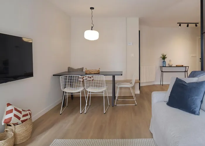 Always Easy L Hobe 산세바스티안